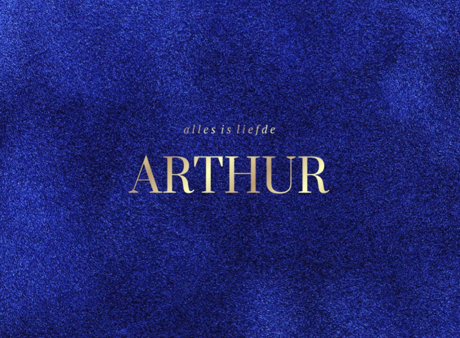 Blauw velvet geboortekaartje met goudfolie