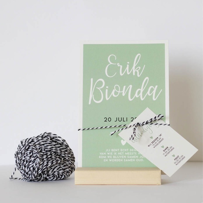 Simpele trouwkaart groen wit met los kaartje