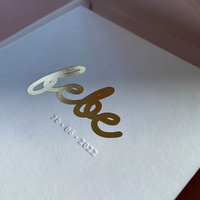 Stijlvol geboortekaartje meisje met ambachtelijke druktechnieken