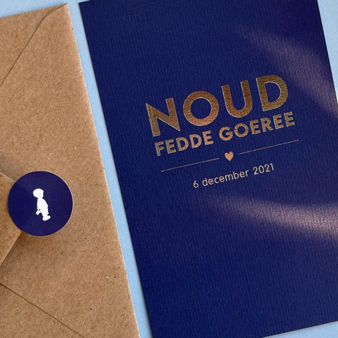 Geboortekaartje donkerblauw met silhouet jongen