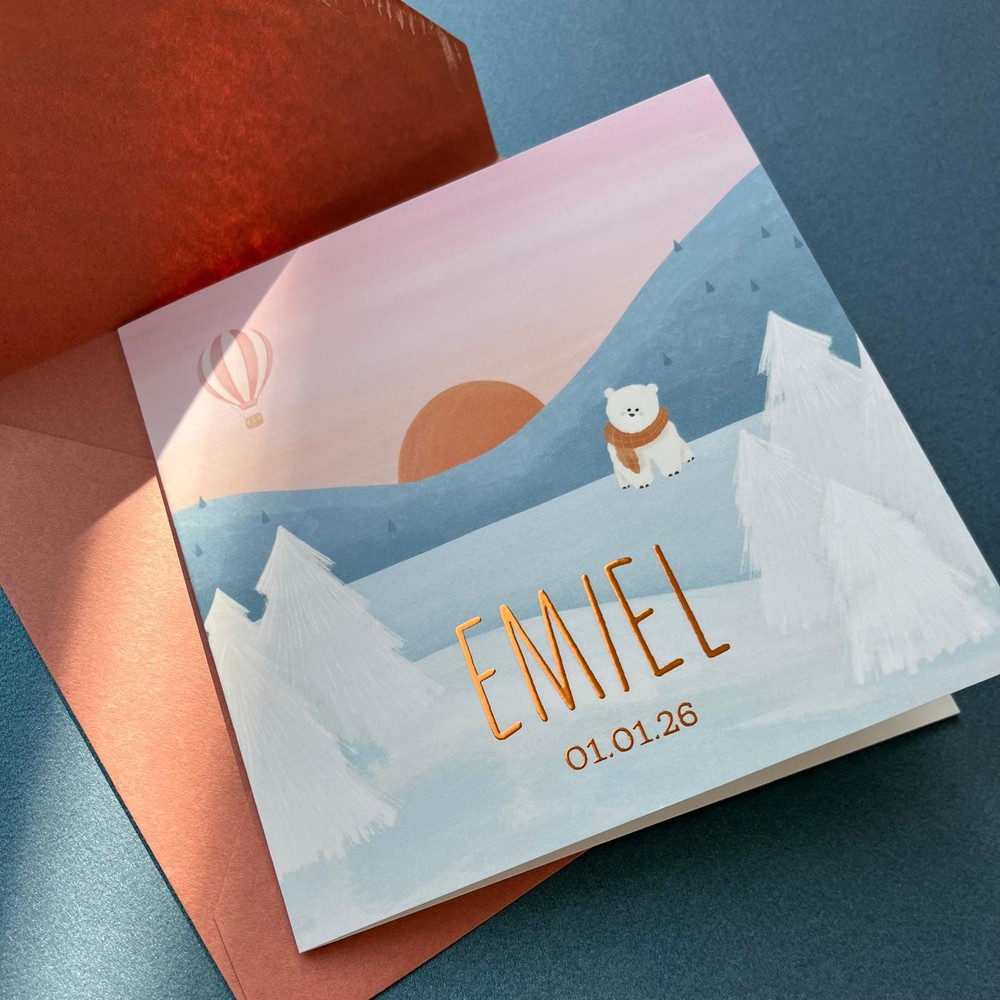 Geboortekaartje met winterlandschap en ijsbeer
