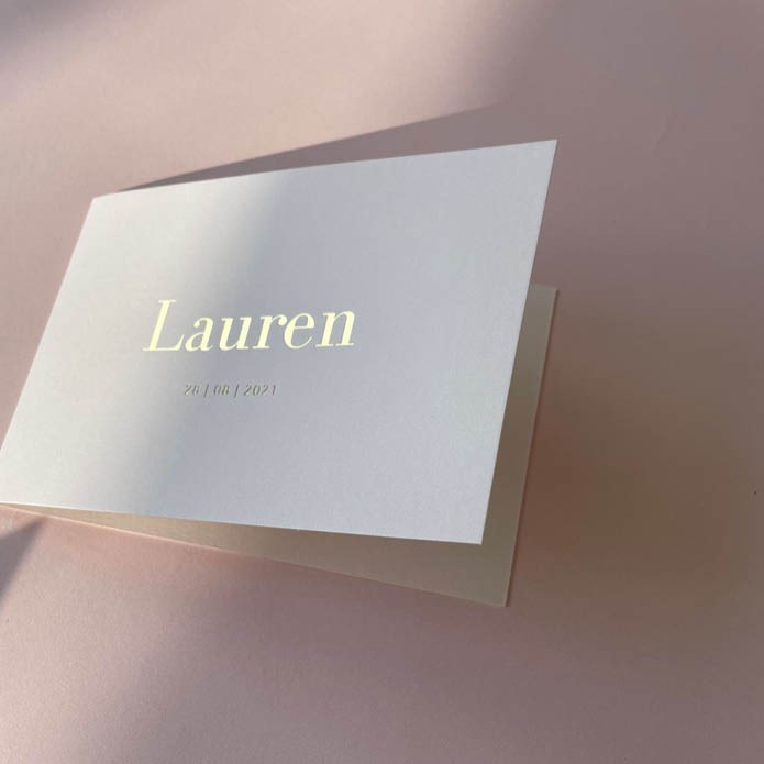 Chique geboortekaartje zacht roze met gouden naam