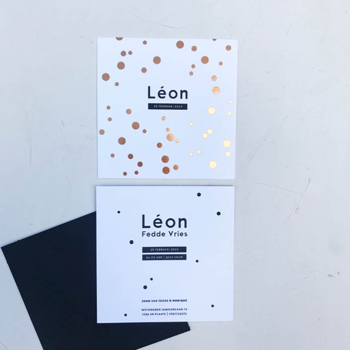Uniek geboortekaartje met brons glansfolie stippen op de voorkant