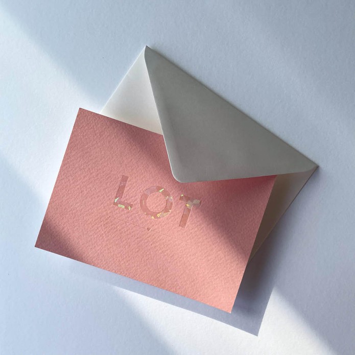 Bijzonder geboortekaartje voor meisje oudroze met holografische foliedruk