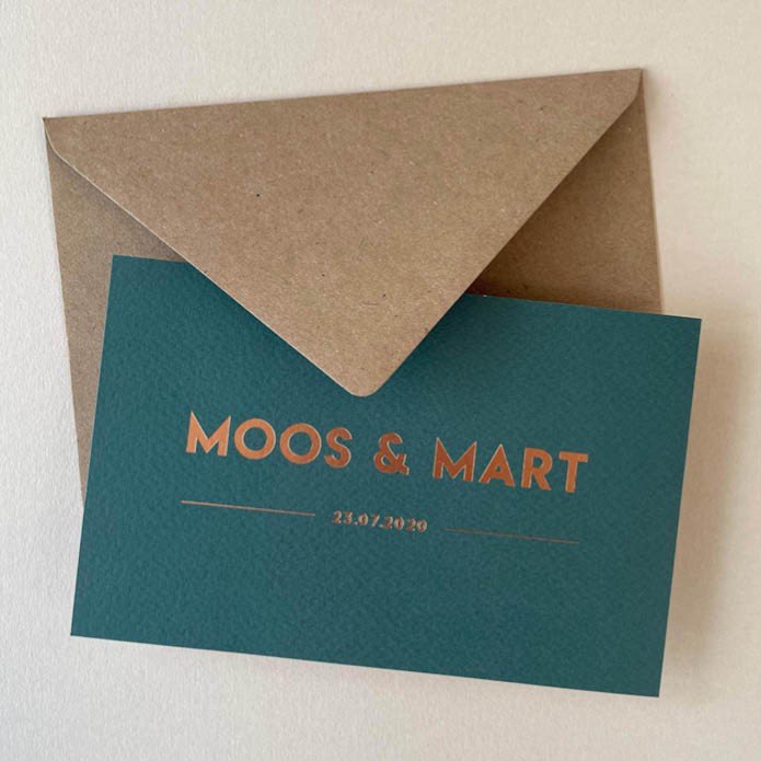 Modern tweeling geboortekaartje in de kleur donkergroen met folie namen