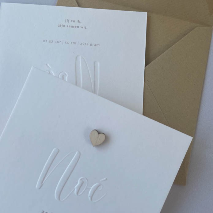 Tijdloos geboortekaartje met preeg