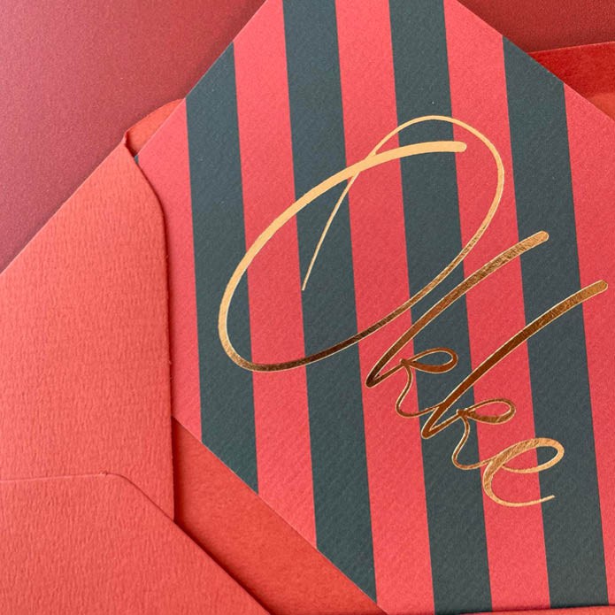 Geboortekaartje in 2 kleuren gedrukt met sierlijk lettertype