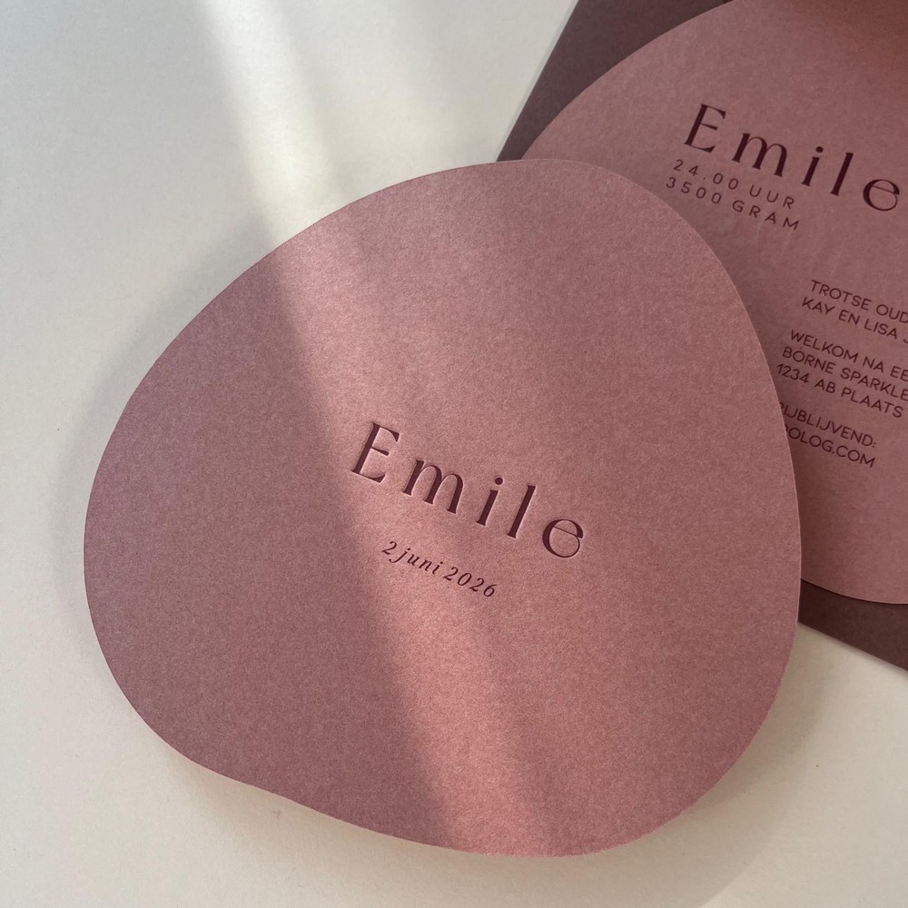 Organisch rond geboortekaartje voor Emile