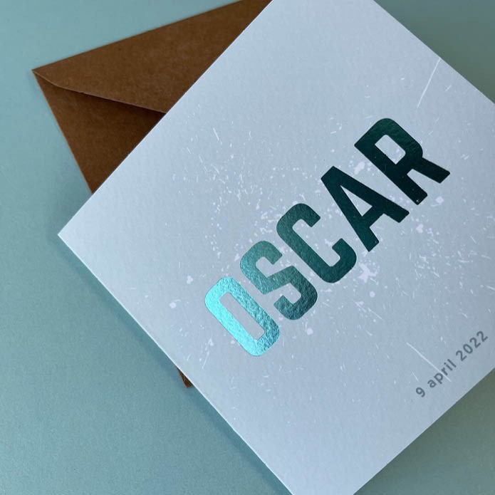 Uniek oceaan blauw foliekaartje voor jongen Oscar