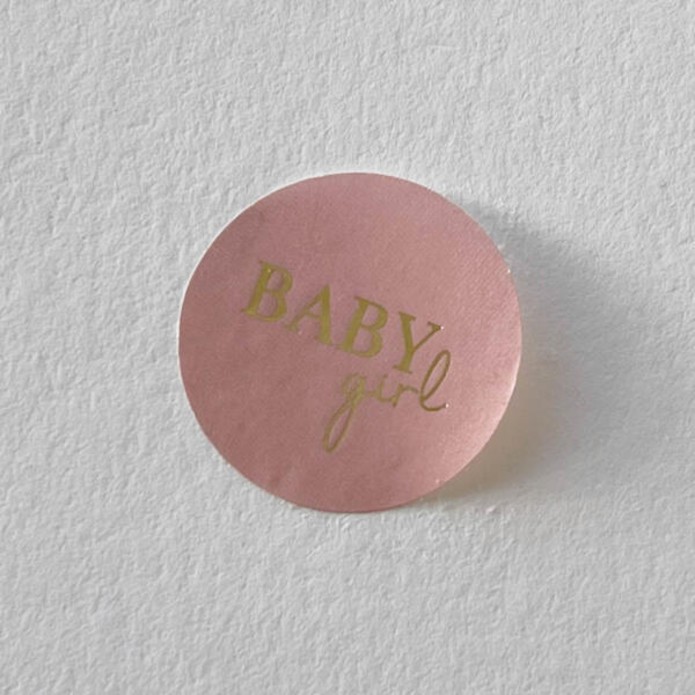 Sluitsticker roze, gouden tekst 'babygirl'