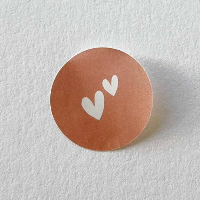Sluitsticker oudroze, witte hartjes