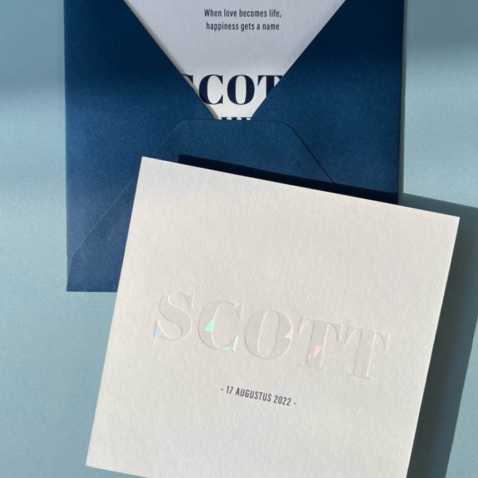 Vierkant geboortekaartje wit met bijzondere folie