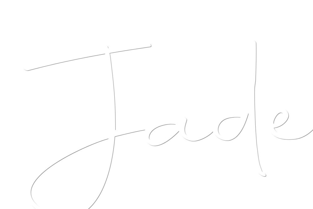 Sober wit geboortekaartje met naam in blinddruk