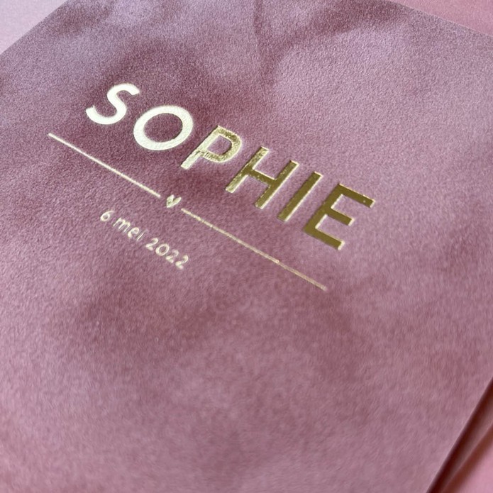 Écht velvet geboortekaartje oudroze met hartje en lijntje