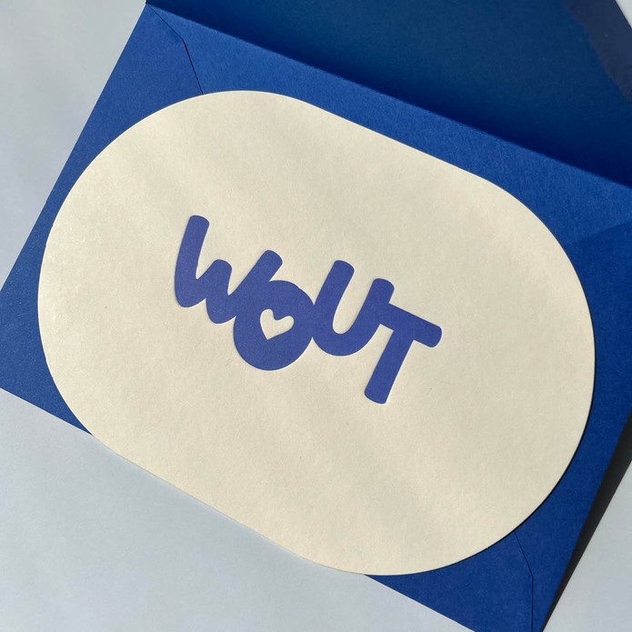 Tijdloos en minimalistisch ontwerp zachtgeel- en blauwtinten in ovale vorm