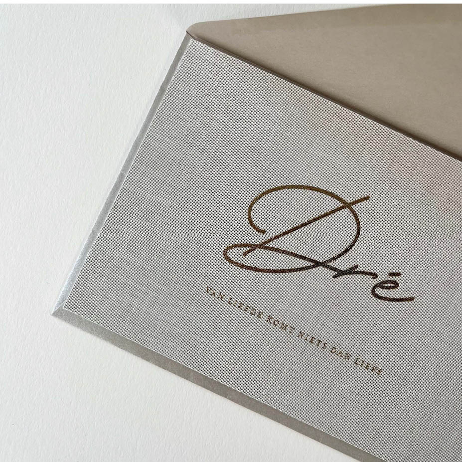 Linnen beige + goudfolie | Ontwerp aangeleverd © by Ateljee Ma-Va/Annelies